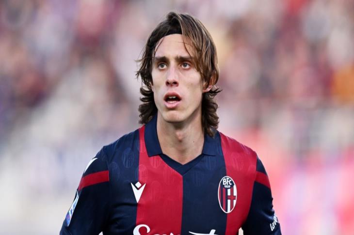 ريكاردو كالافيوري مدافع بولونيا